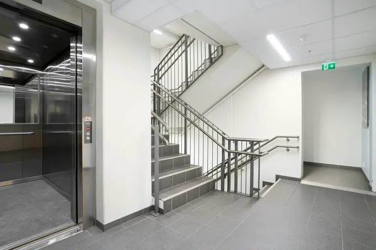 Limpieza de escaleras, rellanos y portales de comunidades de vecinos en Alicante